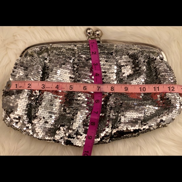 LIMITED EDITION Sequin Clutch Silver - Picture 6 of 6